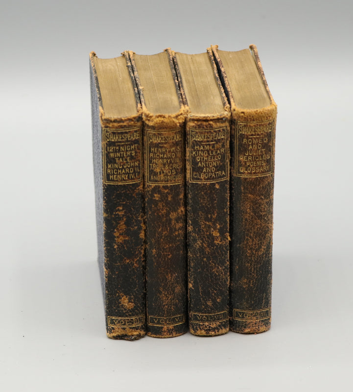 4 volumes: The Illustrated Shakespeare (undated)