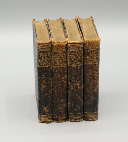 4 volumes: The Illustrated Shakespeare (undated)